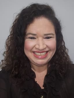 Profa. Dra. Virgínia Cavalcante